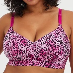 Torrid 48DD lightly lined wire-free leopard fuchsia 360° back smoothing bra